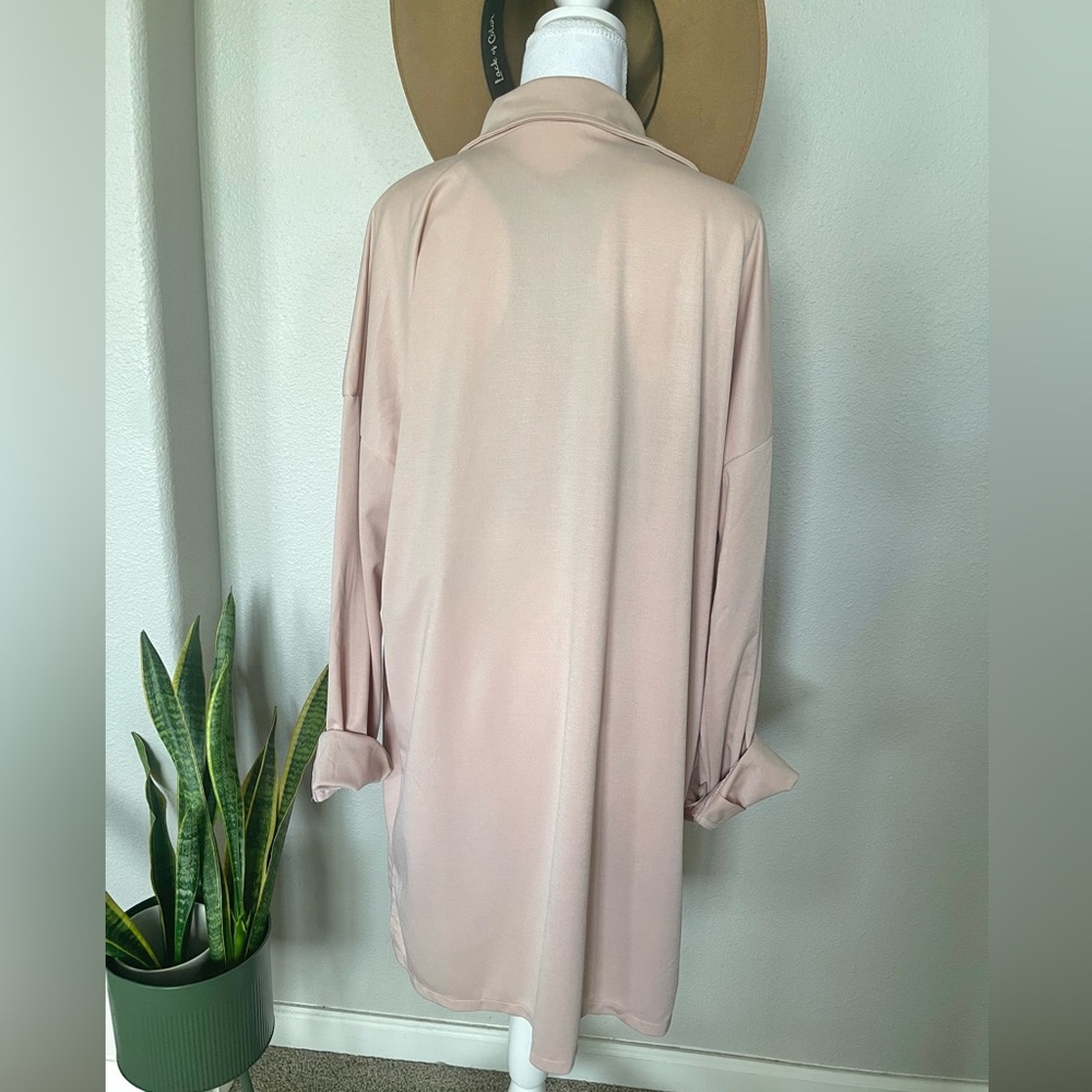 New - Women's Blush Button-Up shirt/tunic - FREE Shorts! - Picture 6 of 11